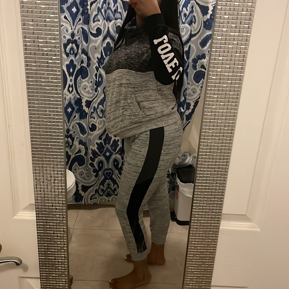 Love sweatshirt form JCPenney, the size is a medium - Picture 6 of 8